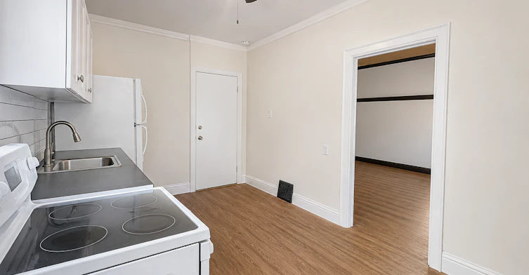 Unit 1-108 Kensington Avenue N, Hamilton, ON, L8L 7N2 - 5