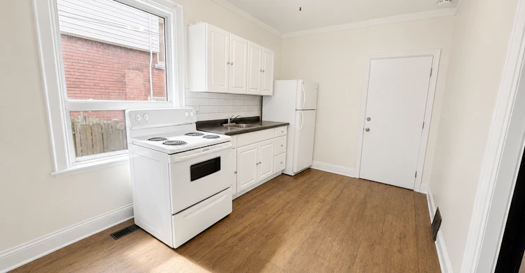 Unit 1-108 Kensington Avenue N, Hamilton, ON, L8L 7N2 - 6