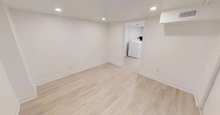 Lower (3)-244 Boulton Avenue, Toronto, ON, M4M 2K1 - 9