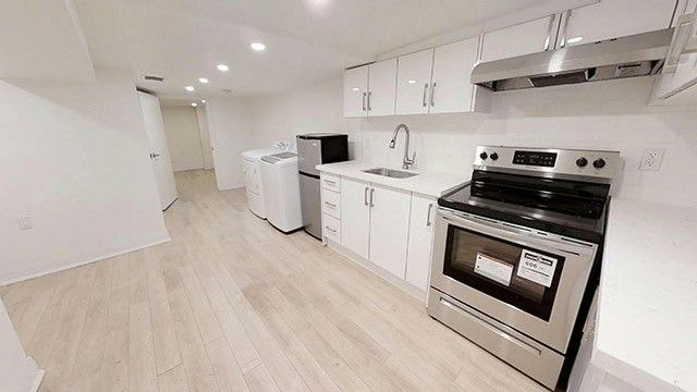 Lower (3)-244 Boulton Avenue, Toronto, ON, M4M 2K1