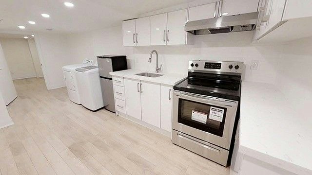Lower (3)-244 Boulton Avenue, Toronto, ON, M4M 2K1 - 2