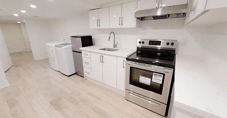 Lower (3)-244 Boulton Avenue, Toronto, ON, M4M 2K1 - 2