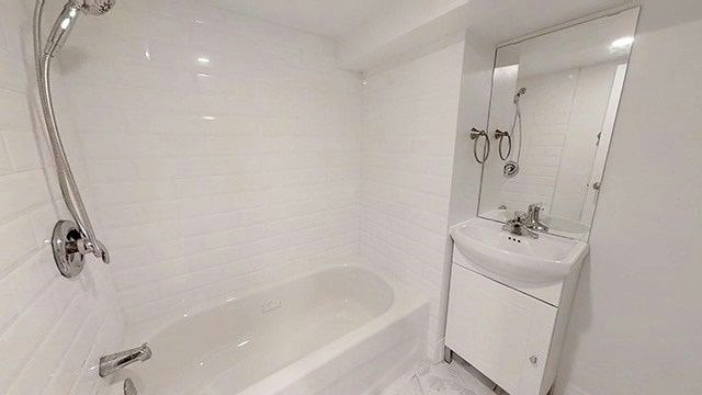 Lower (3)-244 Boulton Avenue, Toronto, ON, M4M 2K1 - 10