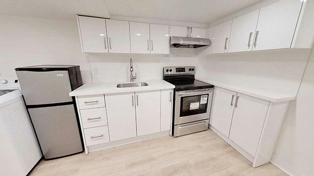 Lower (3)-244 Boulton Avenue, Toronto, ON, M4M 2K1 - 3