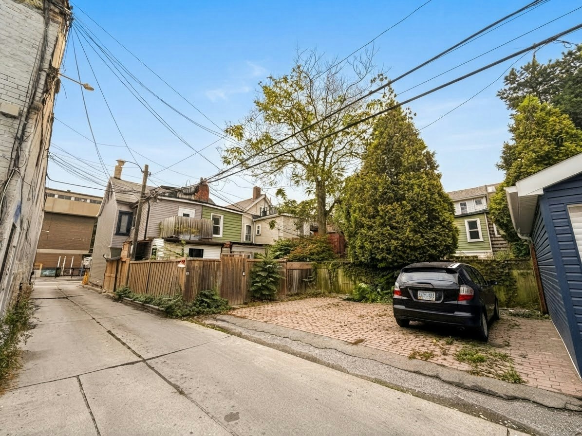 Lower (3)-244 Boulton Avenue, Toronto, ON, M4M 2K1 - 14