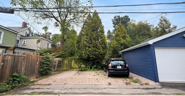 Lower (3)-244 Boulton Avenue, Toronto, ON, M4M 2K1 - 13