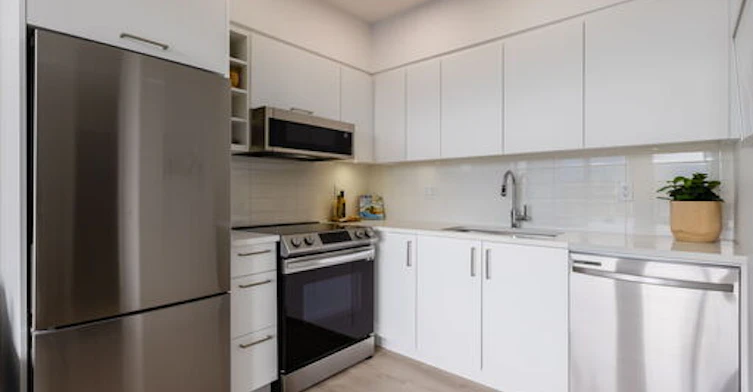 153 E 4th Street, North Vancouver, BC, V7L 1H5 - 8