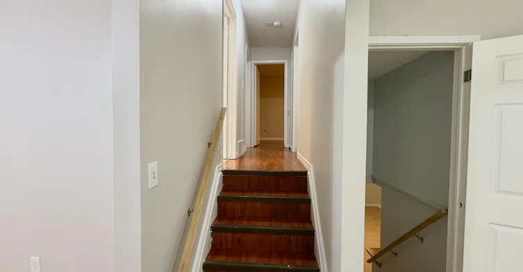 141 Adis Avenue, Hamilton, ON, L9C 6T9 - 12