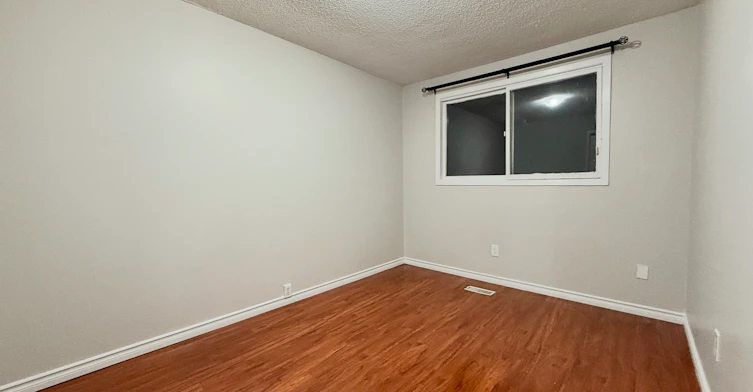 141 Adis Avenue, Hamilton, ON, L9C 6T9 - 6