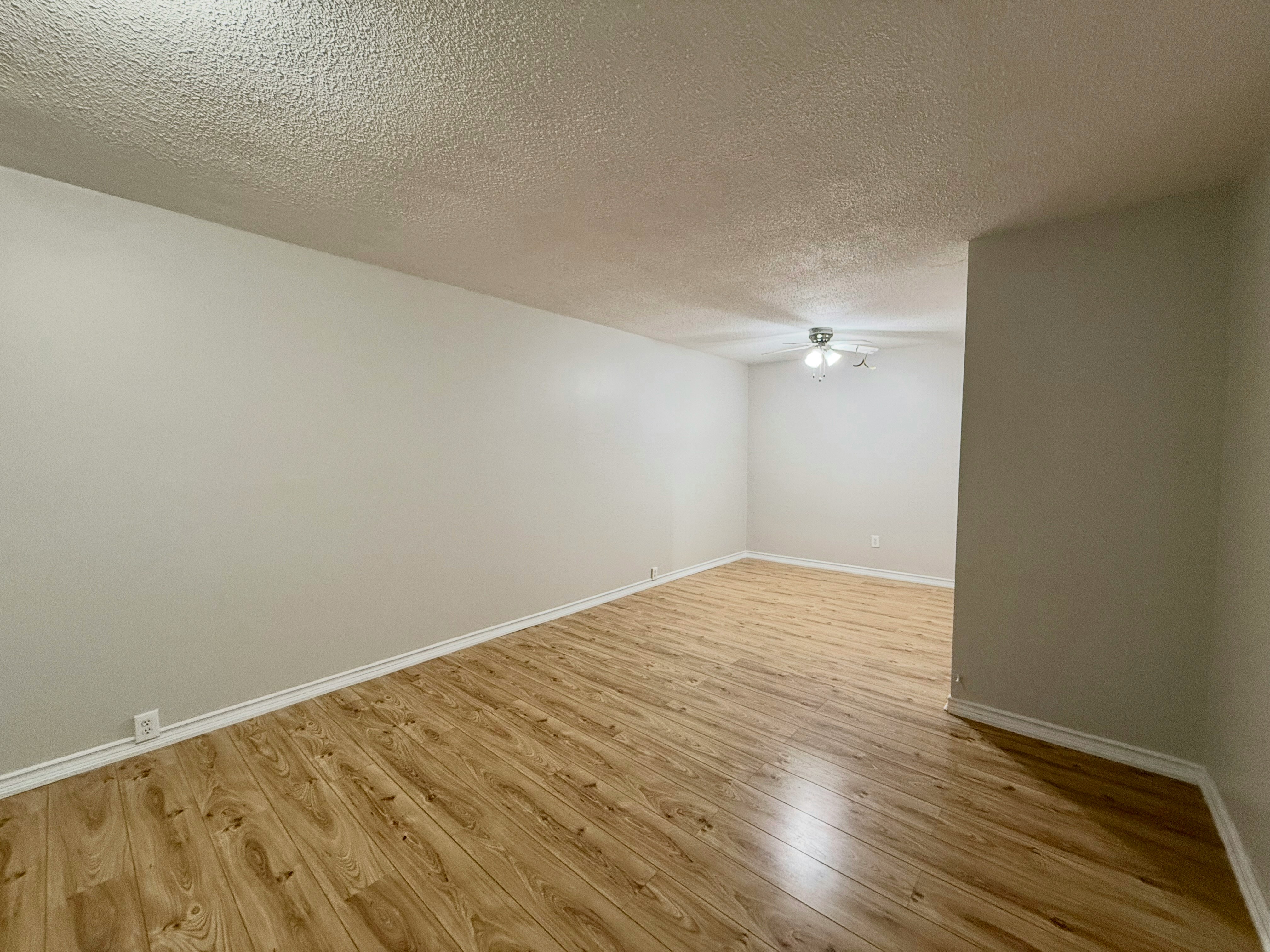 141 Adis Avenue, Hamilton, ON, L9C 6T9 - 3