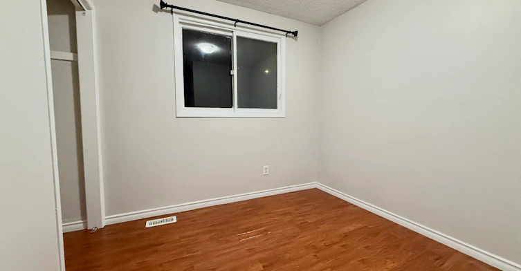141 Adis Avenue, Hamilton, ON, L9C 6T9 - 10