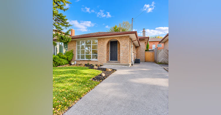 141 Adis Avenue, Hamilton, ON, L9C 6T9