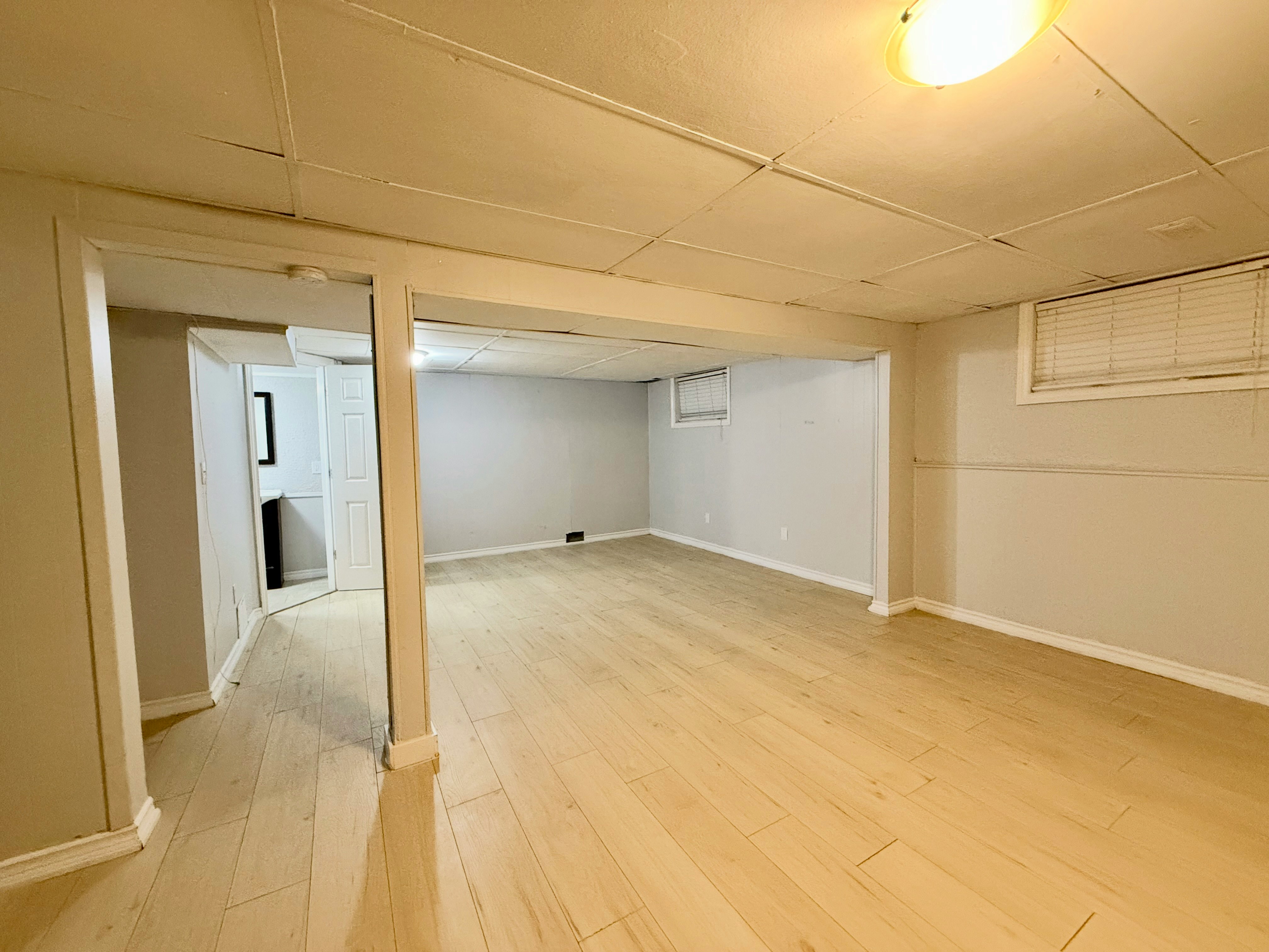 141 Adis Avenue, Hamilton, ON, L9C 6T9 - 13