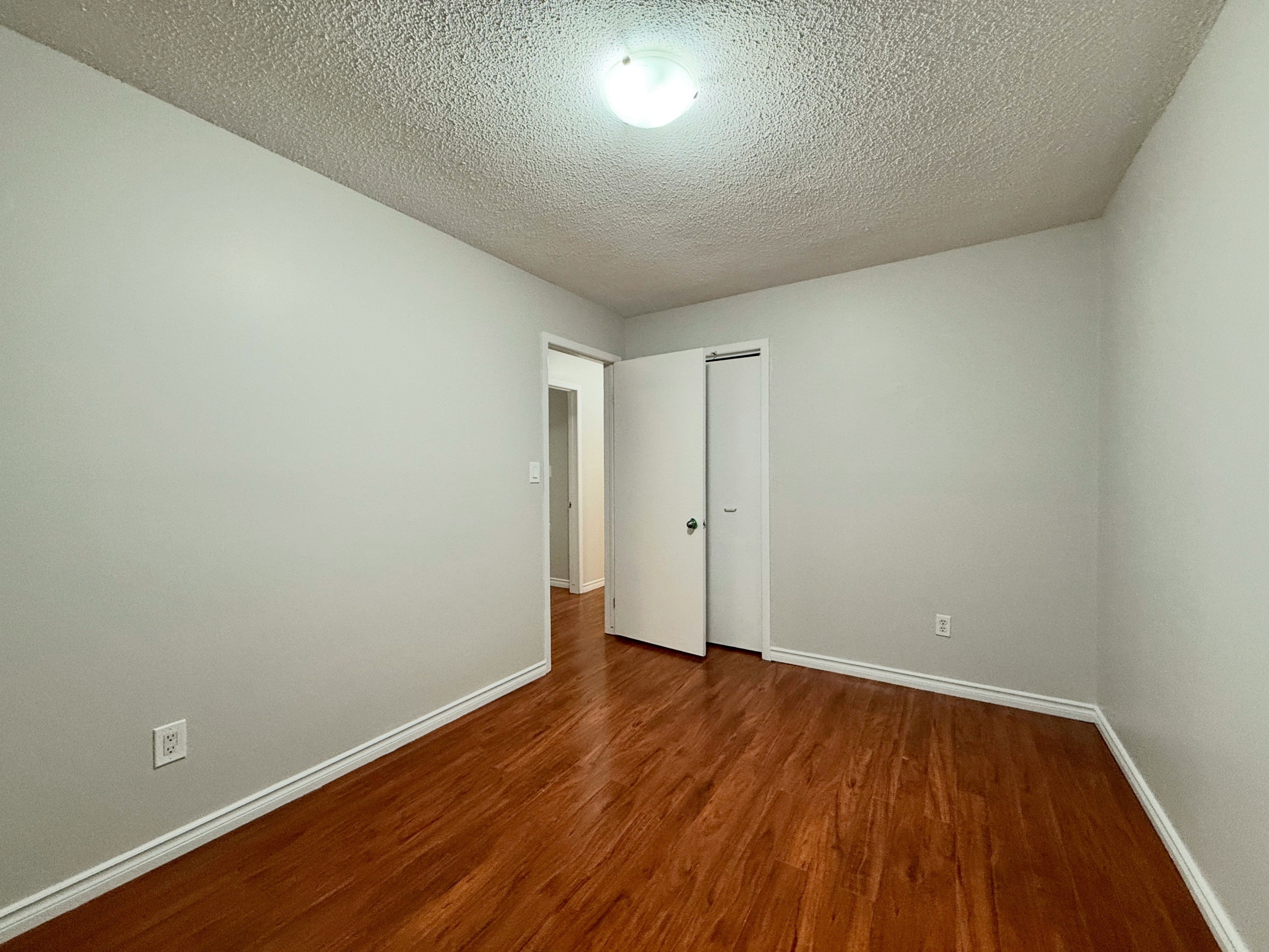 141 Adis Avenue, Hamilton, ON, L9C 6T9 - 7