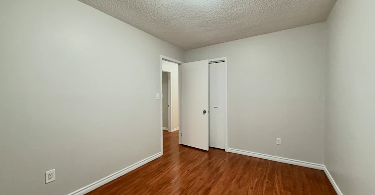 141 Adis Avenue, Hamilton, ON, L9C 6T9 - 7