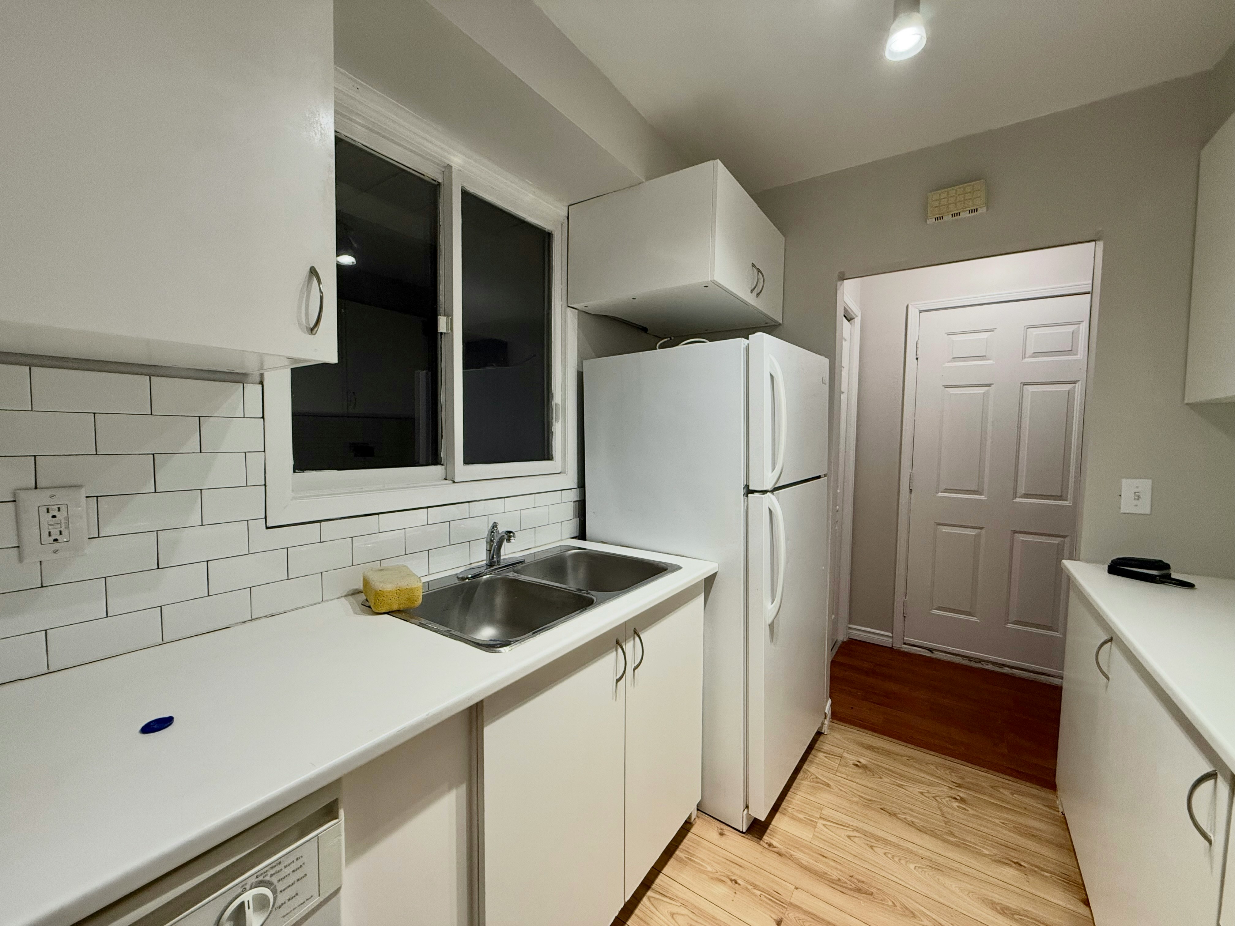 141 Adis Avenue, Hamilton, ON, L9C 6T9 - 4
