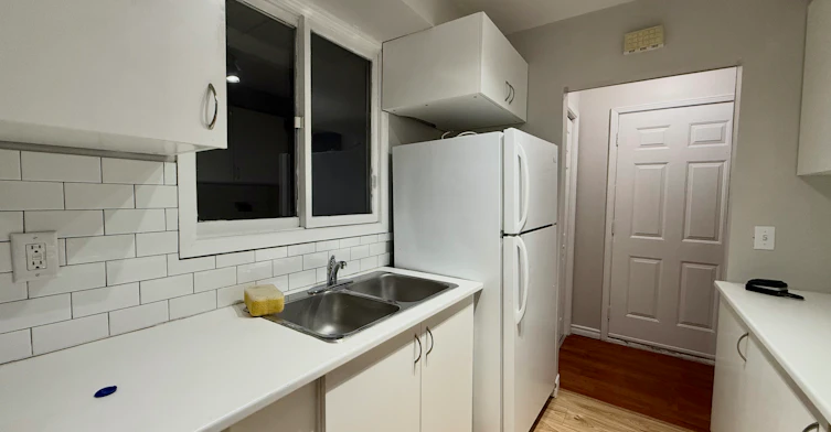 141 Adis Avenue, Hamilton, ON, L9C 6T9 - 4