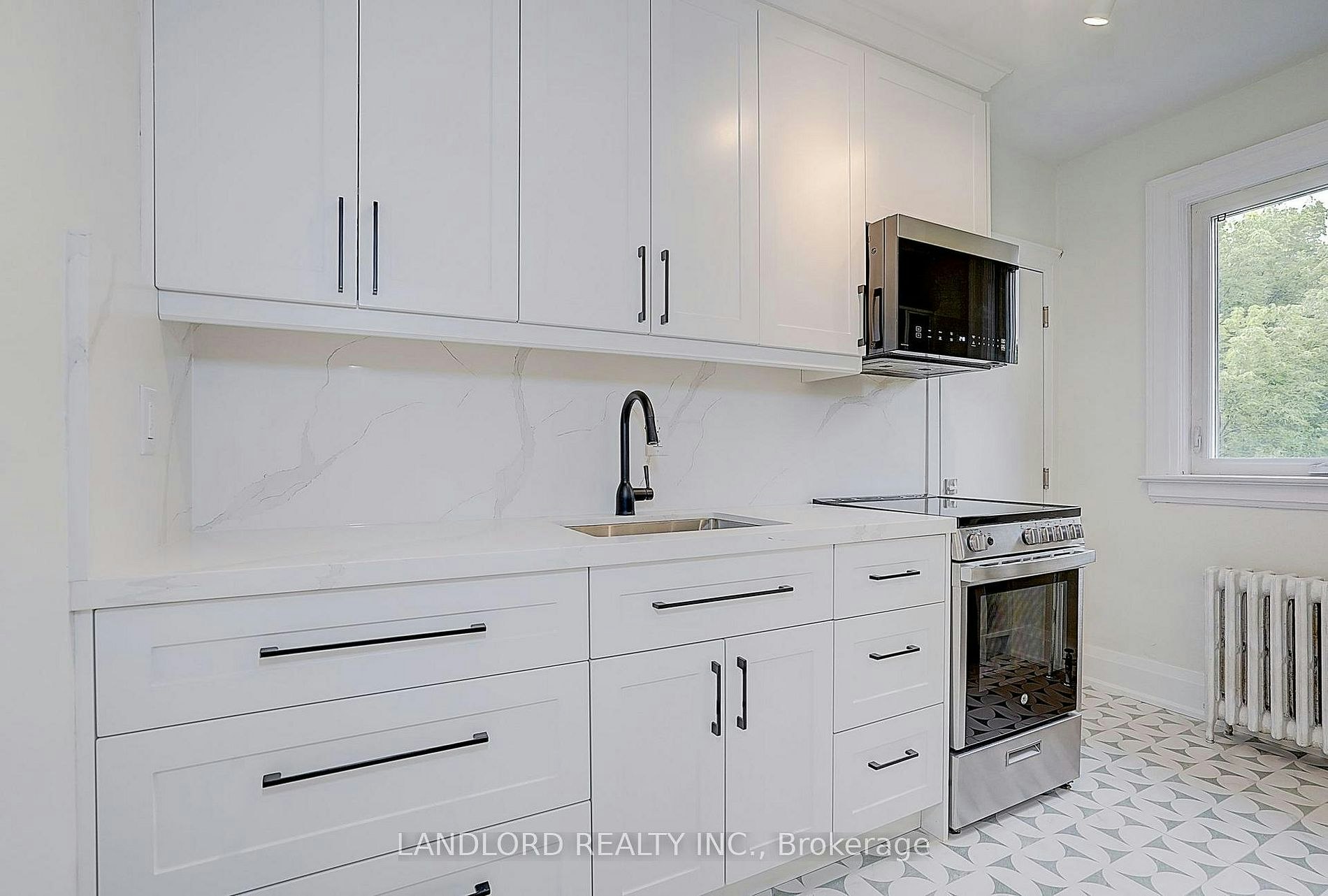 12-2520 Bloor Street West, Toronto, ON, M6S 1R8 - 2