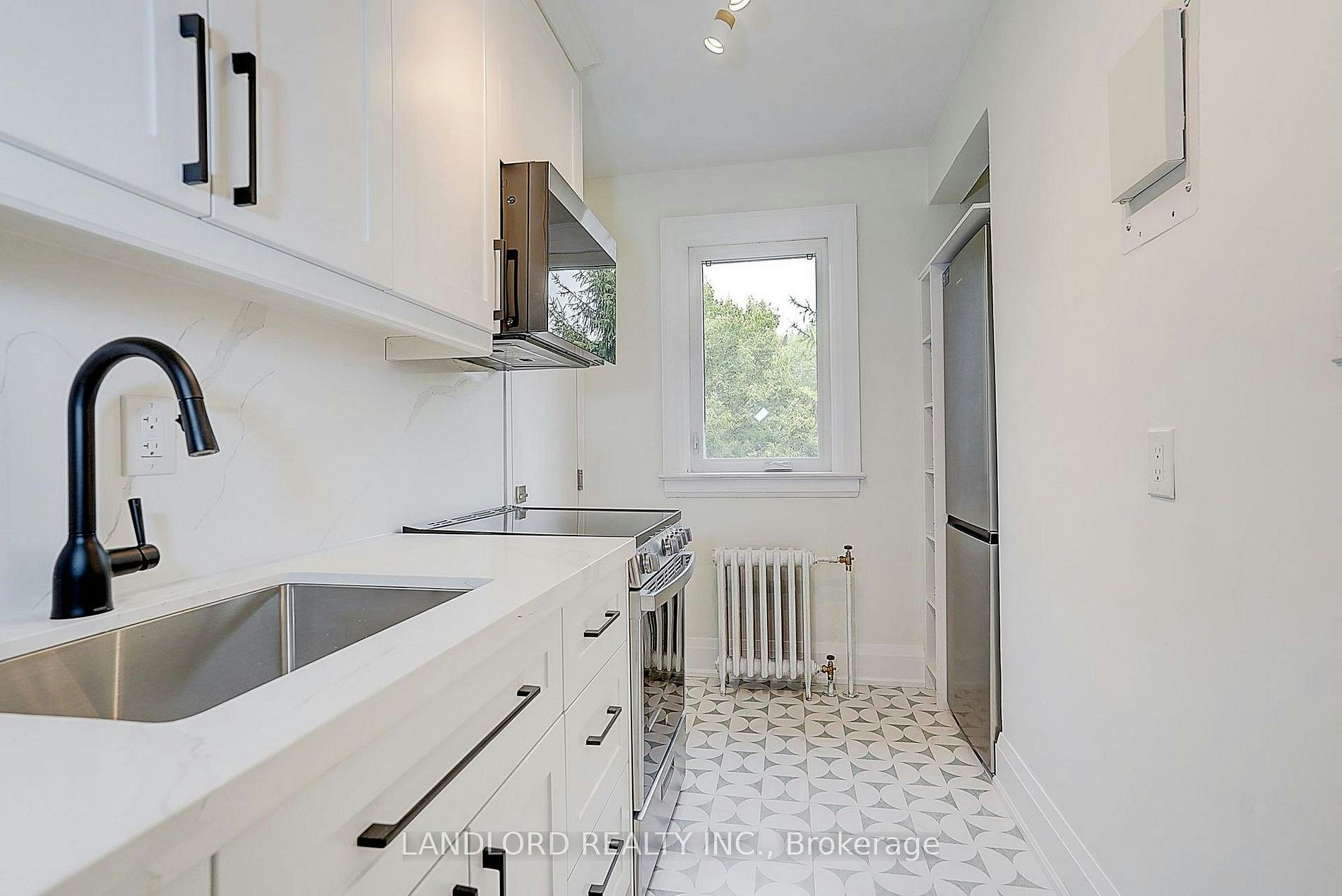 12-2520 Bloor Street West, Toronto, ON, M6S 1R8 - 4