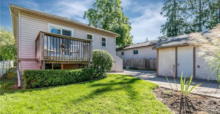 Basement-74 Peel Street, Barrie, ON, L4M 3L4 - 3