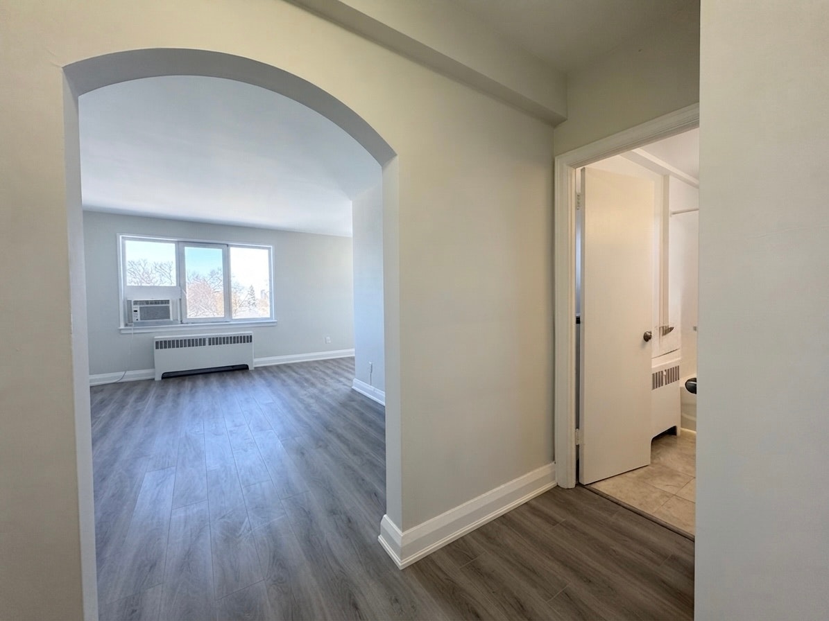 U301-36 Wood Glen Road, Toronto, ON, M1N 2V9 - 6