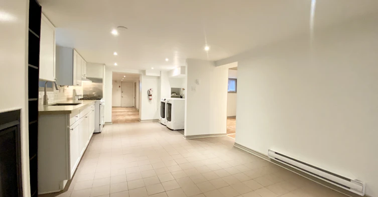5-209 Madison Avenue, Toronto, ON, M5R 2S6 - 7
