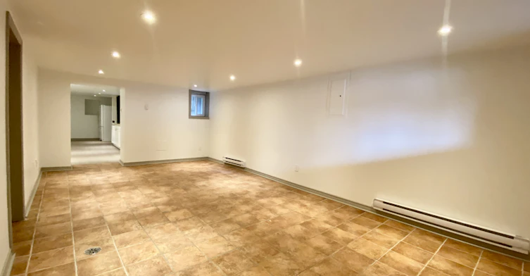 5-209 Madison Avenue, Toronto, ON, M5R 2S6 - 8