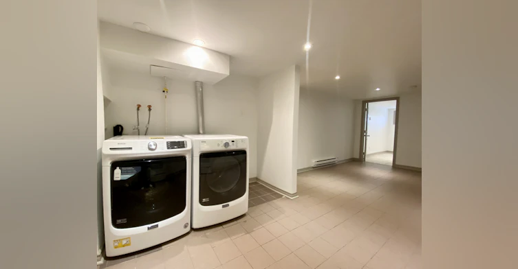 5-209 Madison Avenue, Toronto, ON, M5R 2S6 - 5