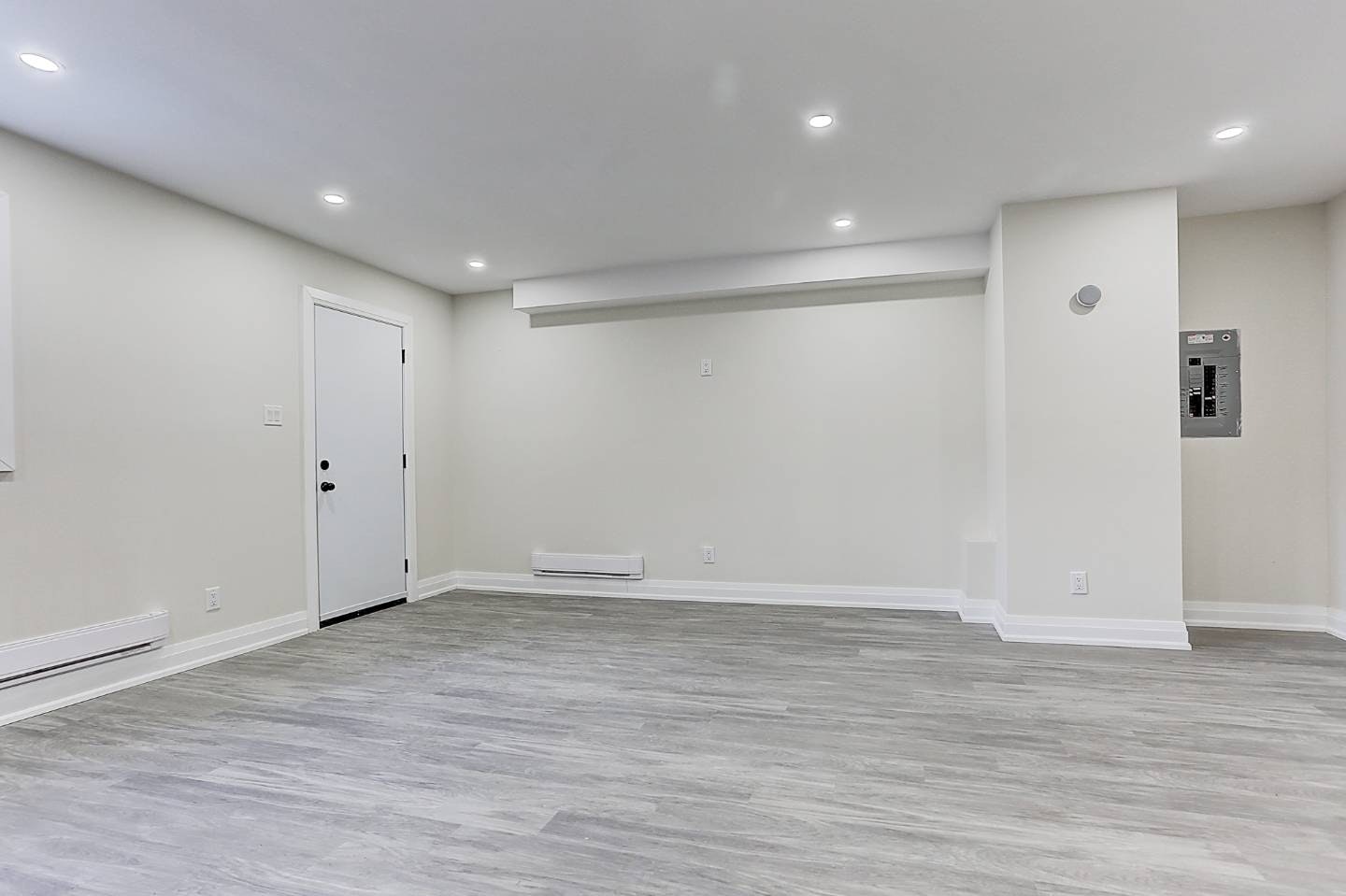 Lower-2071 Keele Street, Toronto, ON, M6M 3Y8 - 11
