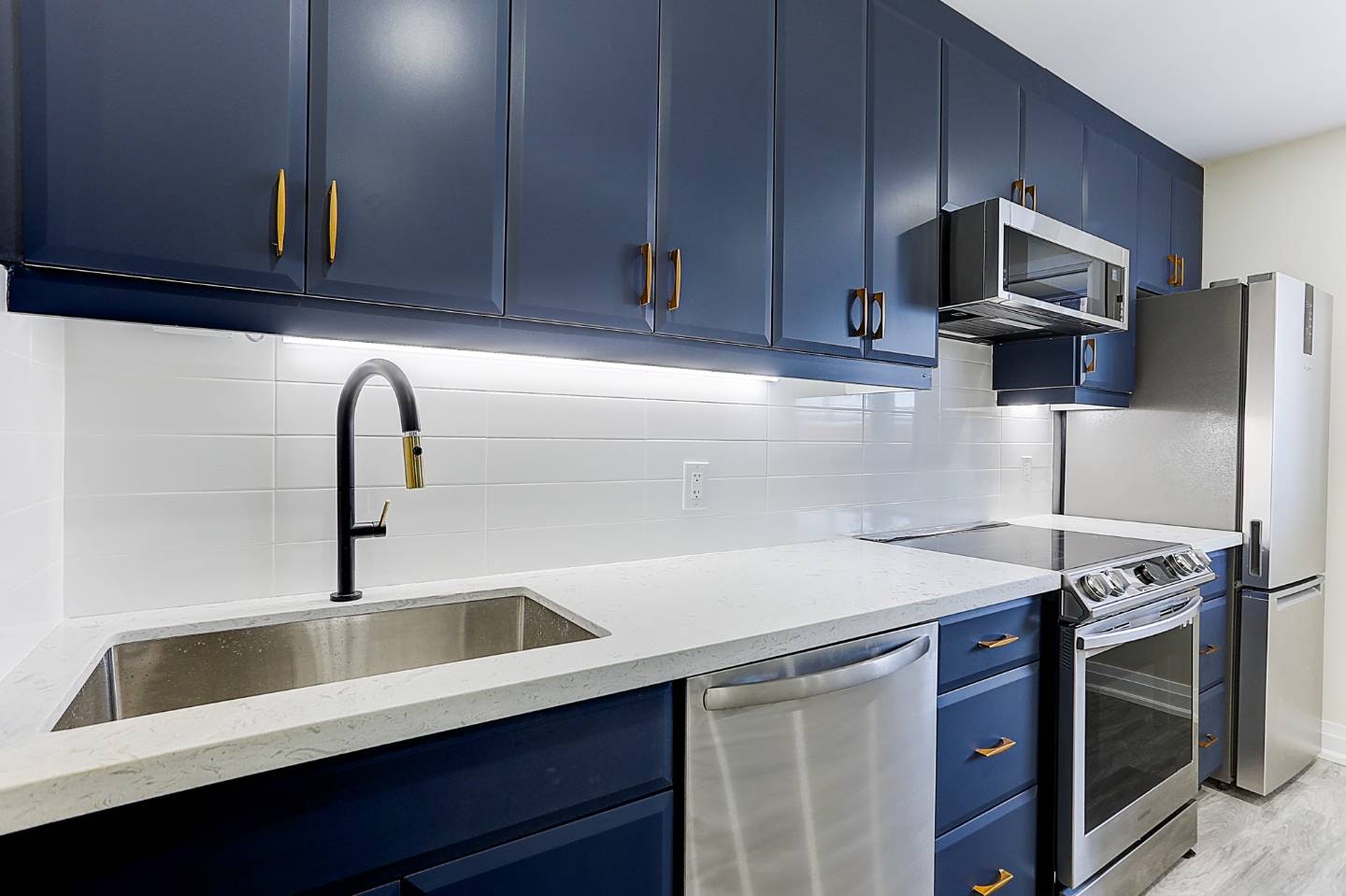 Lower-2071 Keele Street, Toronto, ON, M6M 3Y8 - 8