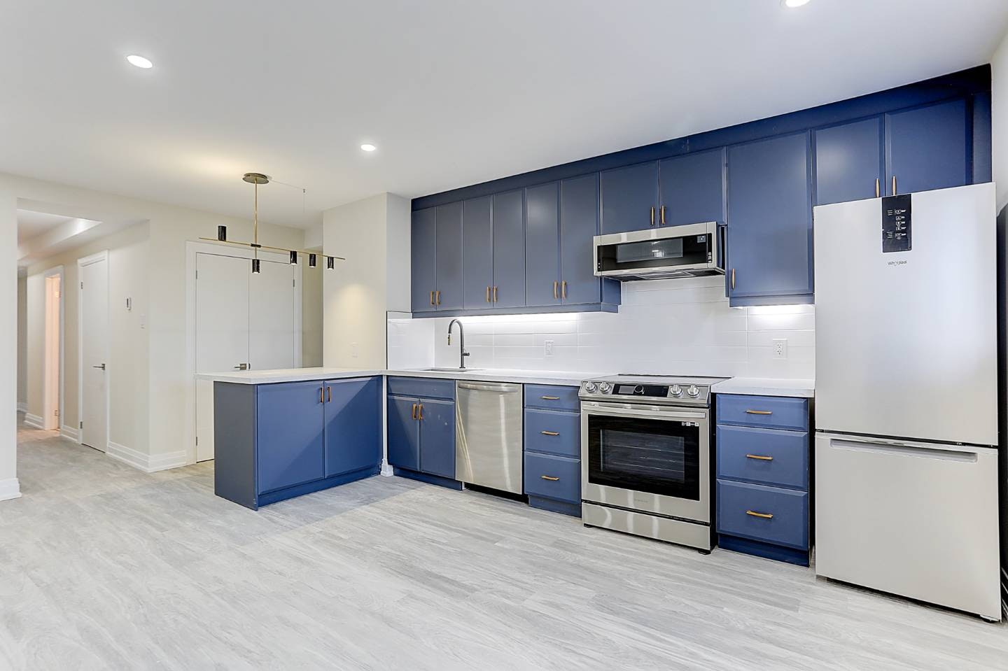 Lower-2071 Keele Street, Toronto, ON, M6M 3Y8 - 4