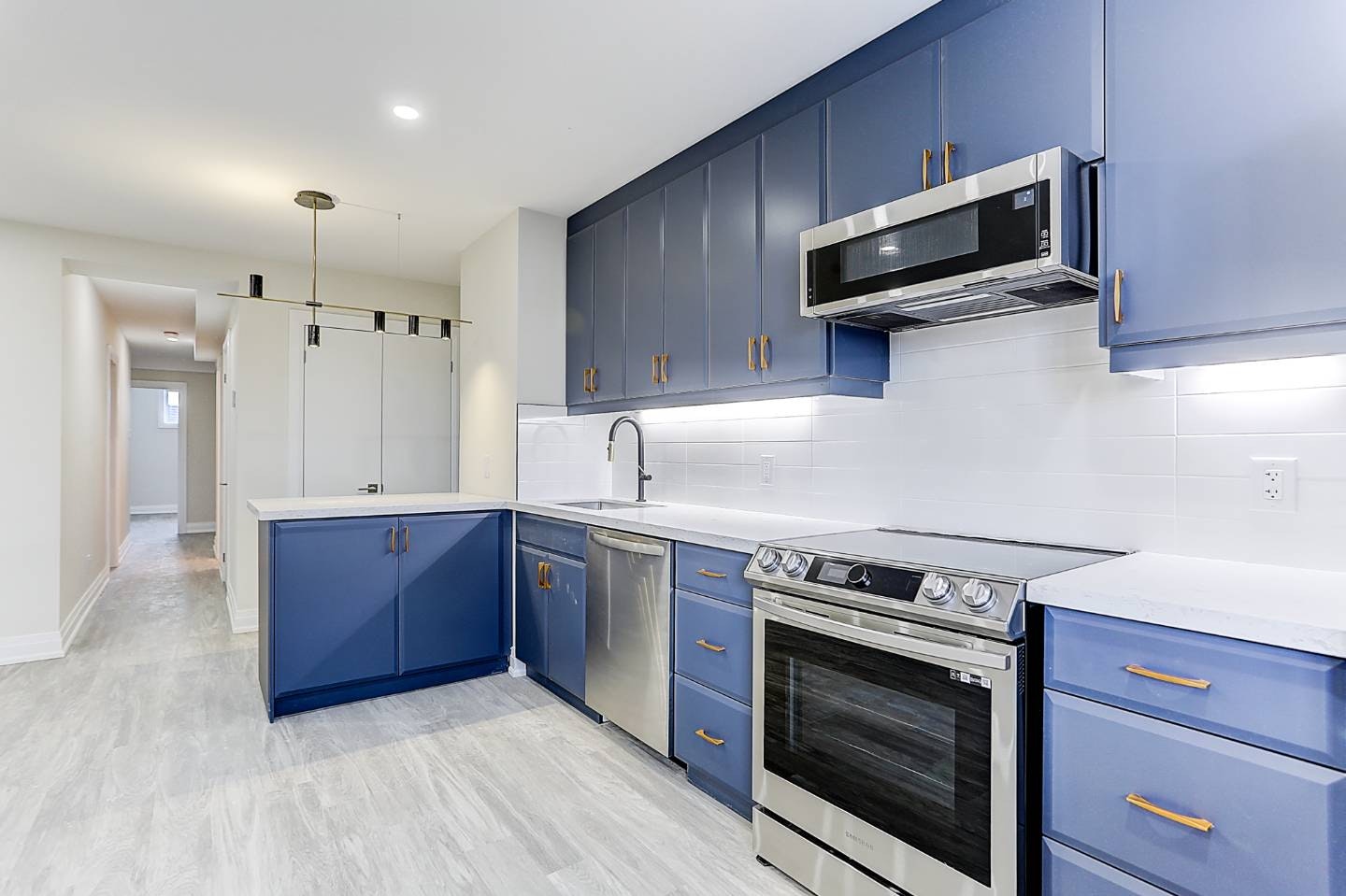 Lower-2071 Keele Street, Toronto, ON, M6M 3Y8 - 3