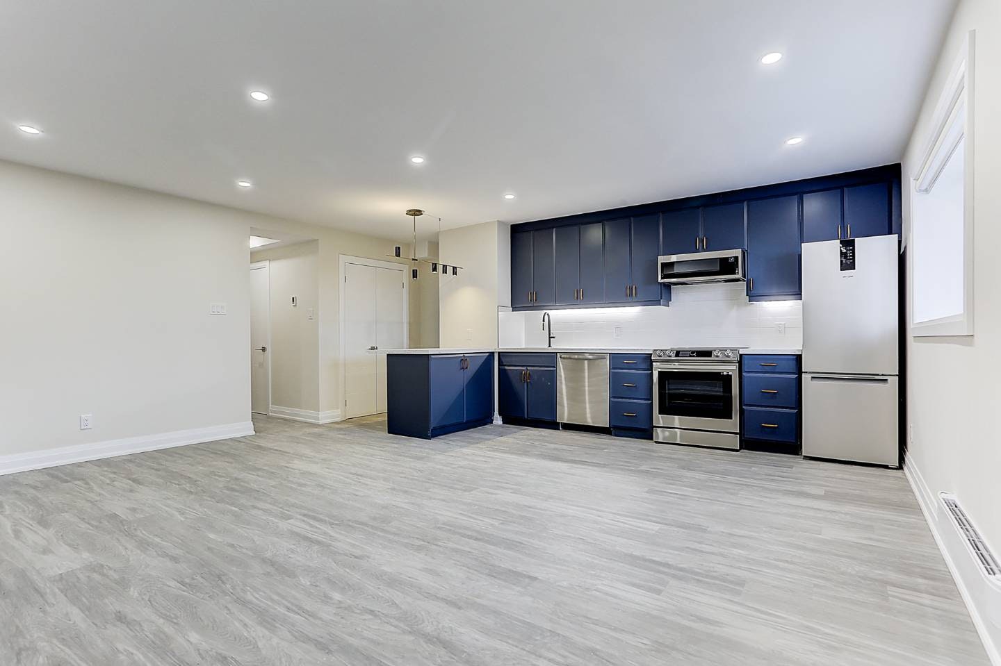 Lower-2071 Keele Street, Toronto, ON, M6M 3Y8 - 6