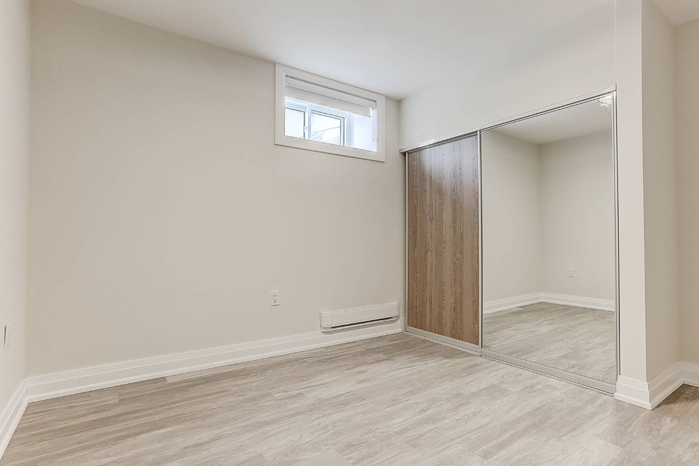 Lower-2071 Keele Street, Toronto, ON, M6M 3Y8 - 16