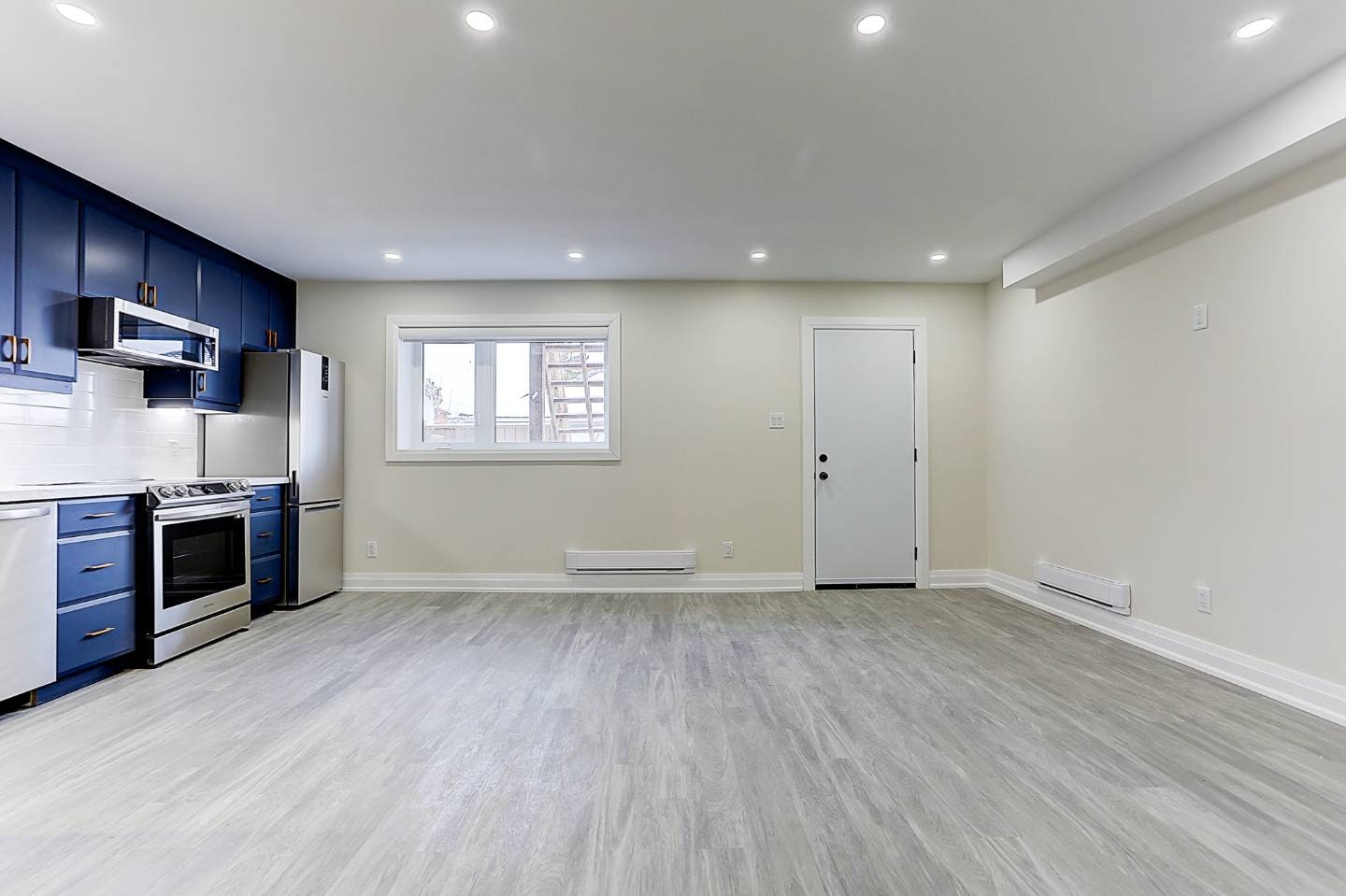Lower-2071 Keele Street, Toronto, ON, M6M 3Y8 - 9