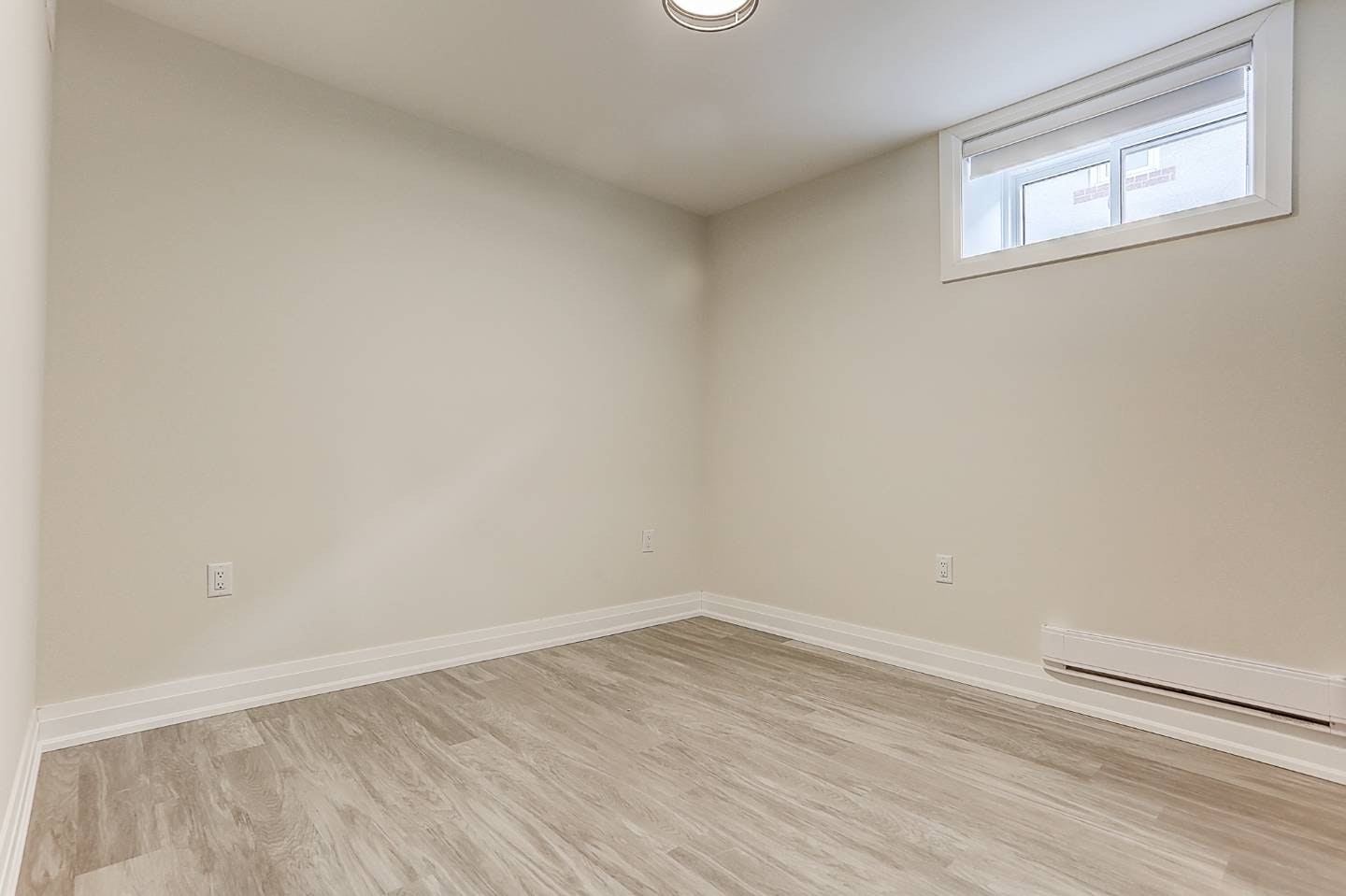Lower-2071 Keele Street, Toronto, ON, M6M 3Y8 - 15
