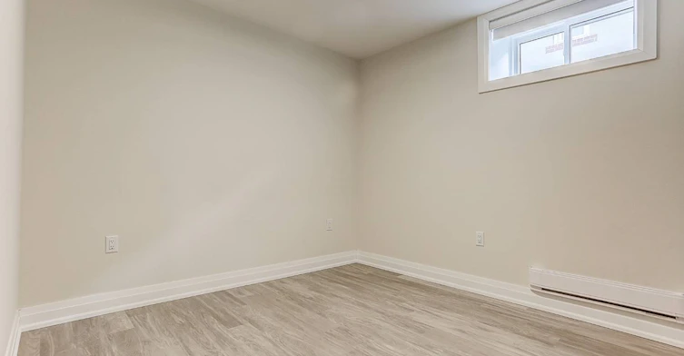 Lower-2071 Keele Street, Toronto, ON, M6M 3Y8 - 15