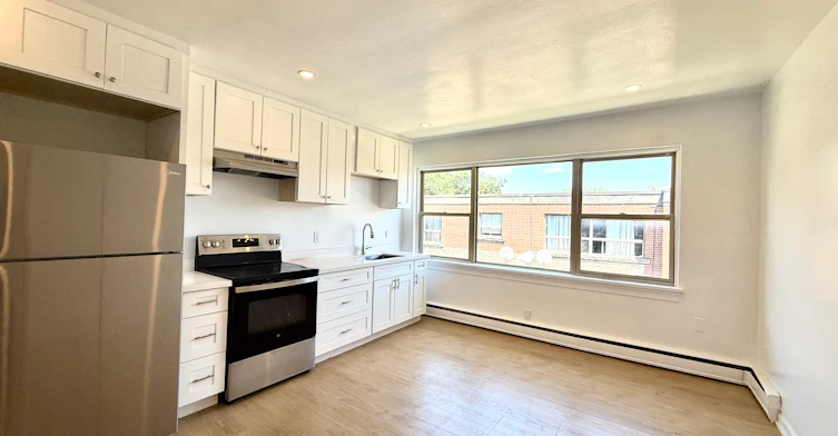 8-169 Park Row South, Hamilton, ON, L8K 2K1 - 2