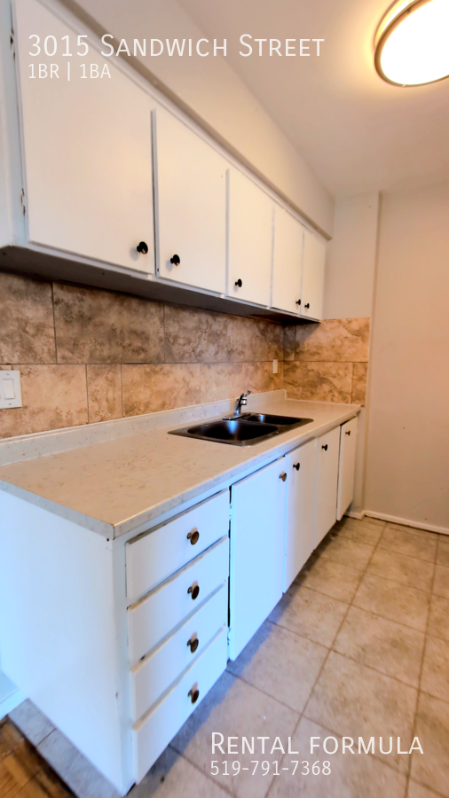 3015 Sandwich Street, Windsor, ON, N9C 1A5 - 4