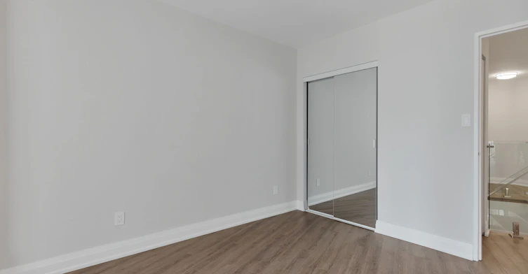 2208-33 Harbour Square, Toronto, ON, M5J 2G2 - 34