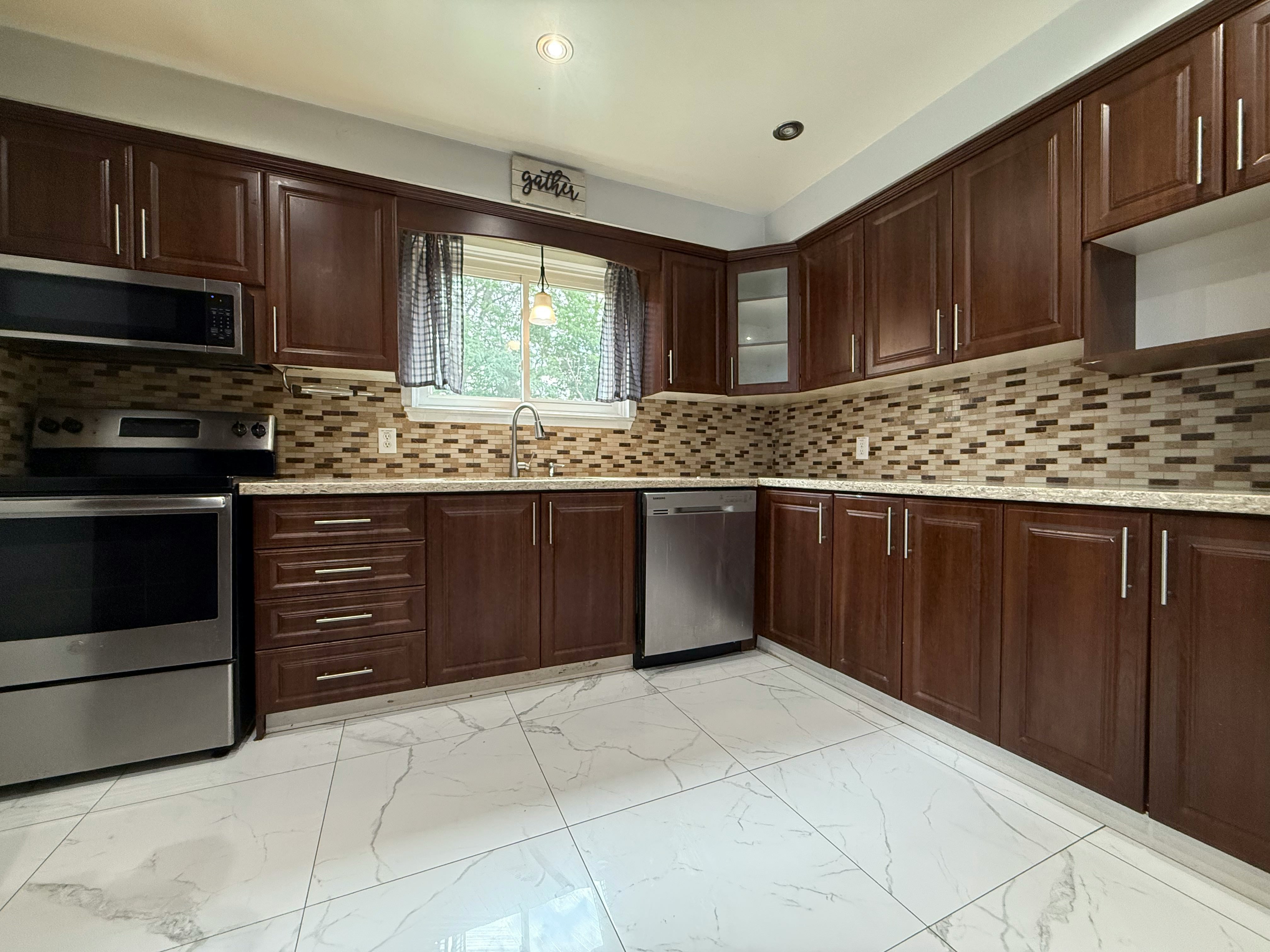 70 Jill Crescent, Brampton, ON, L6S 3J2