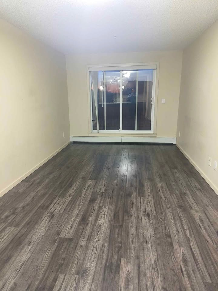 215-3357 16a Avenue NW, Edmonton, AB, T6T 0V4 - 4