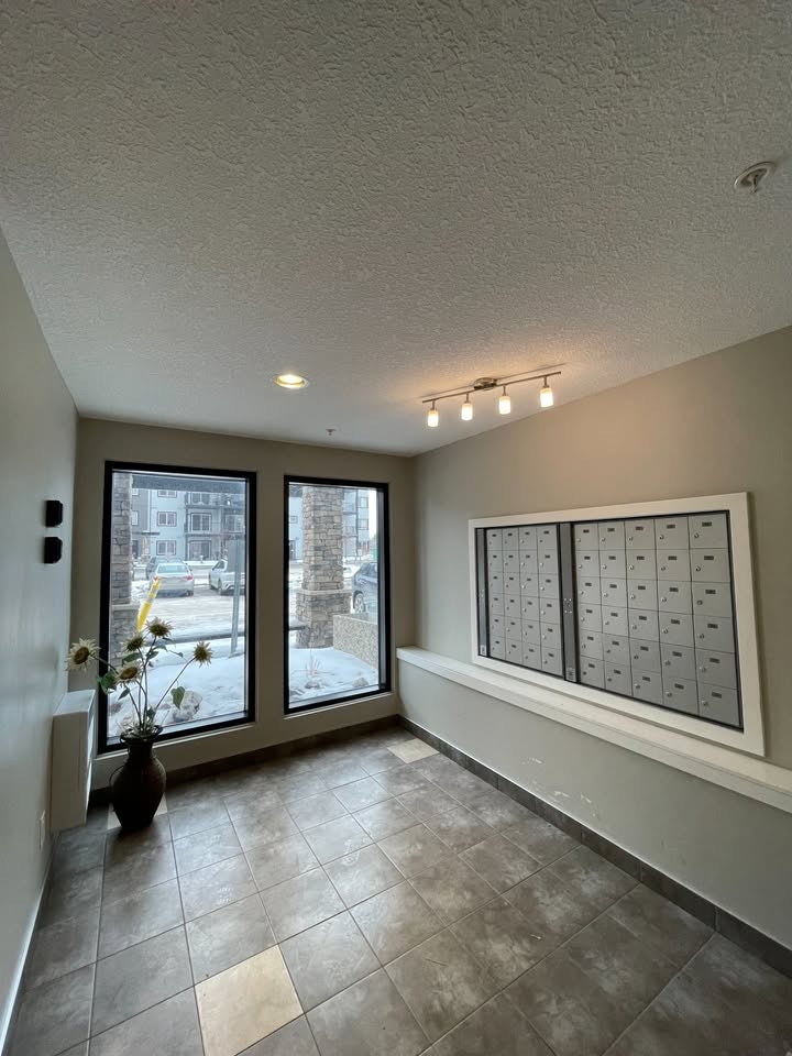 215-3357 16a Avenue NW, Edmonton, AB, T6T 0V4 - 2