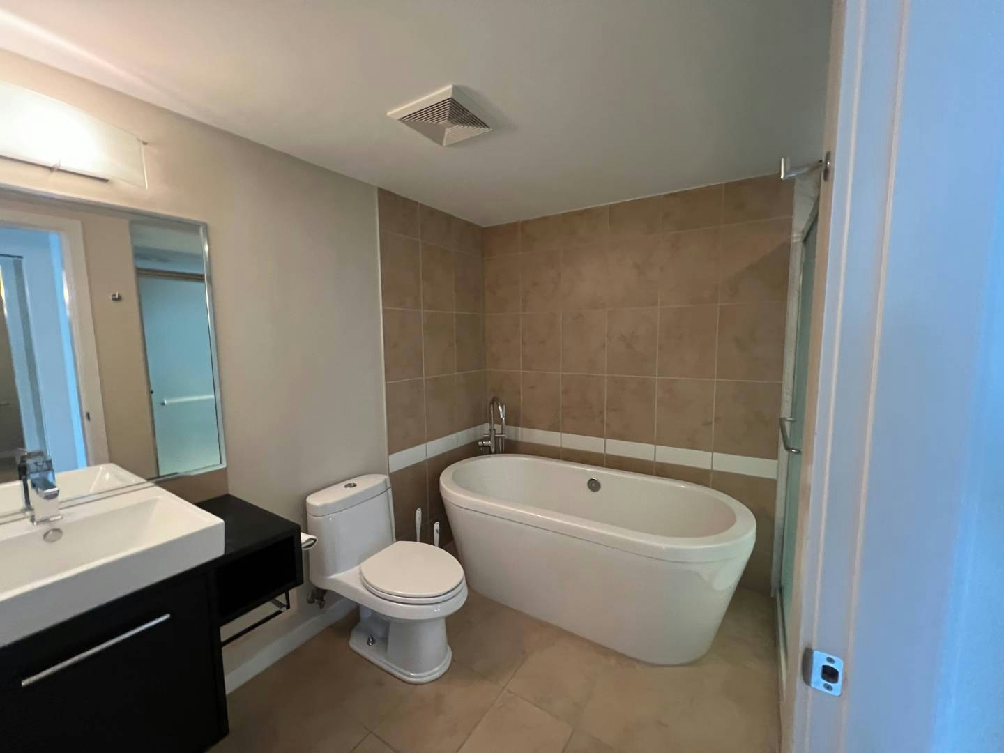 1907-188 Keefer Place, Vancouver, BC, V6B 0J1 - 13