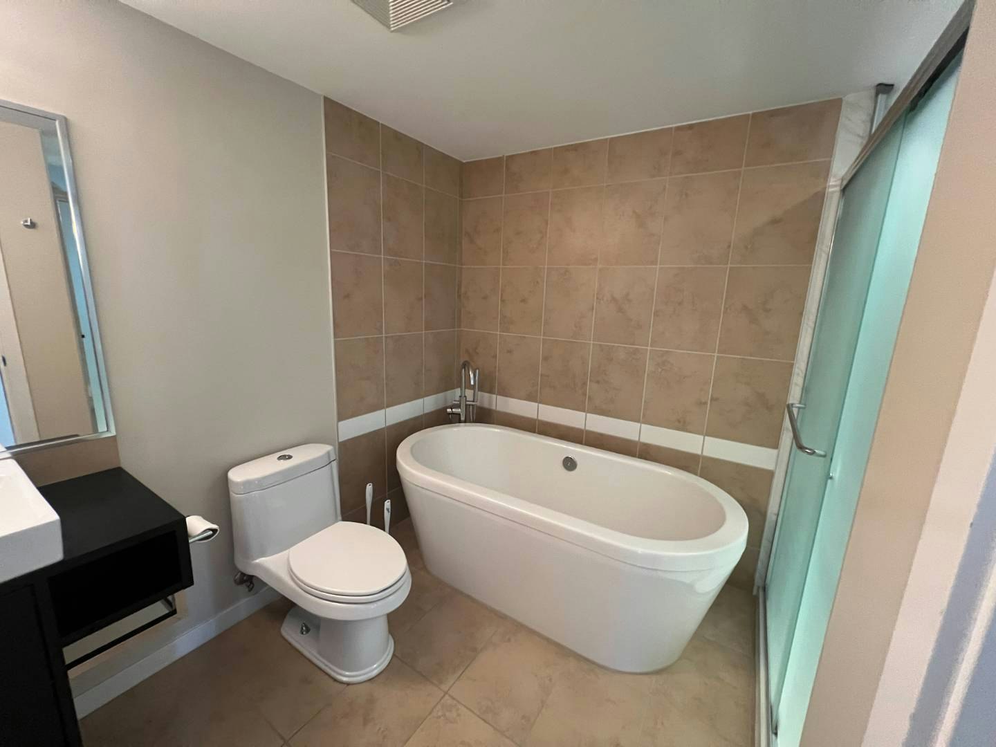 1907-188 Keefer Place, Vancouver, BC, V6B 0J1 - 12