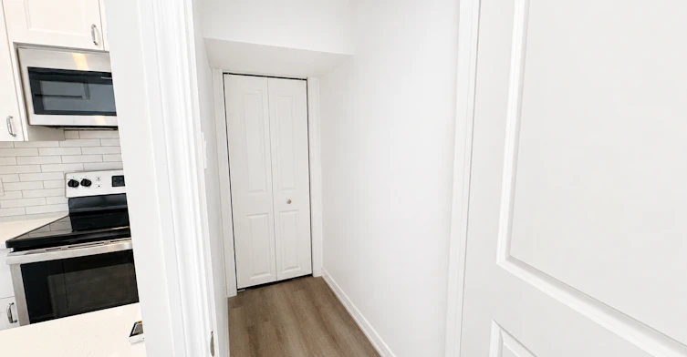 16 West Avenue South, Hamilton, ON, L8N 2S1 - 6