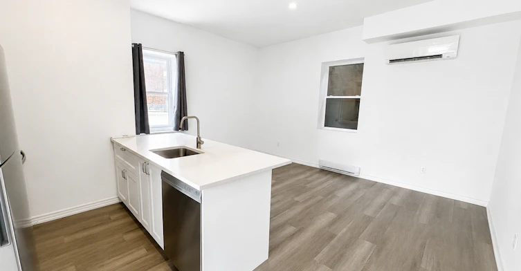 16 West Avenue South, Hamilton, ON, L8N 2S1 - 2