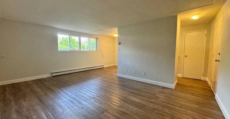 1100 Wellington Street, Sarnia, ON, N7L 3M7 - 2