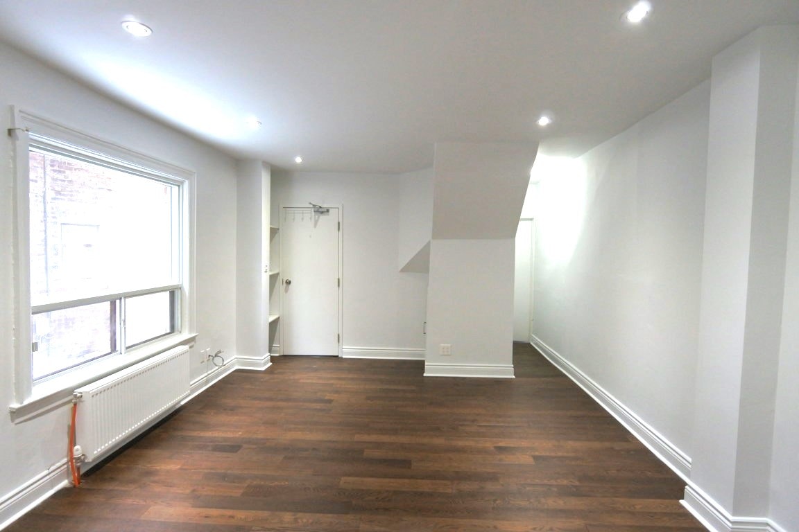 Main-22 Rusholme Park Crescent, Toronto, ON, M6J 2C9 - 2
