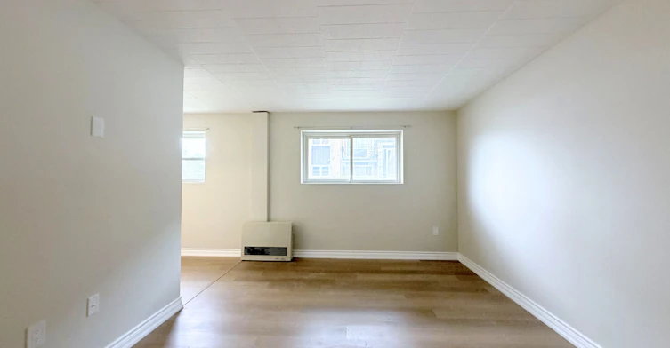 Unit 5-19 Empire Street, Welland, ON, L3B 2L3 - 2